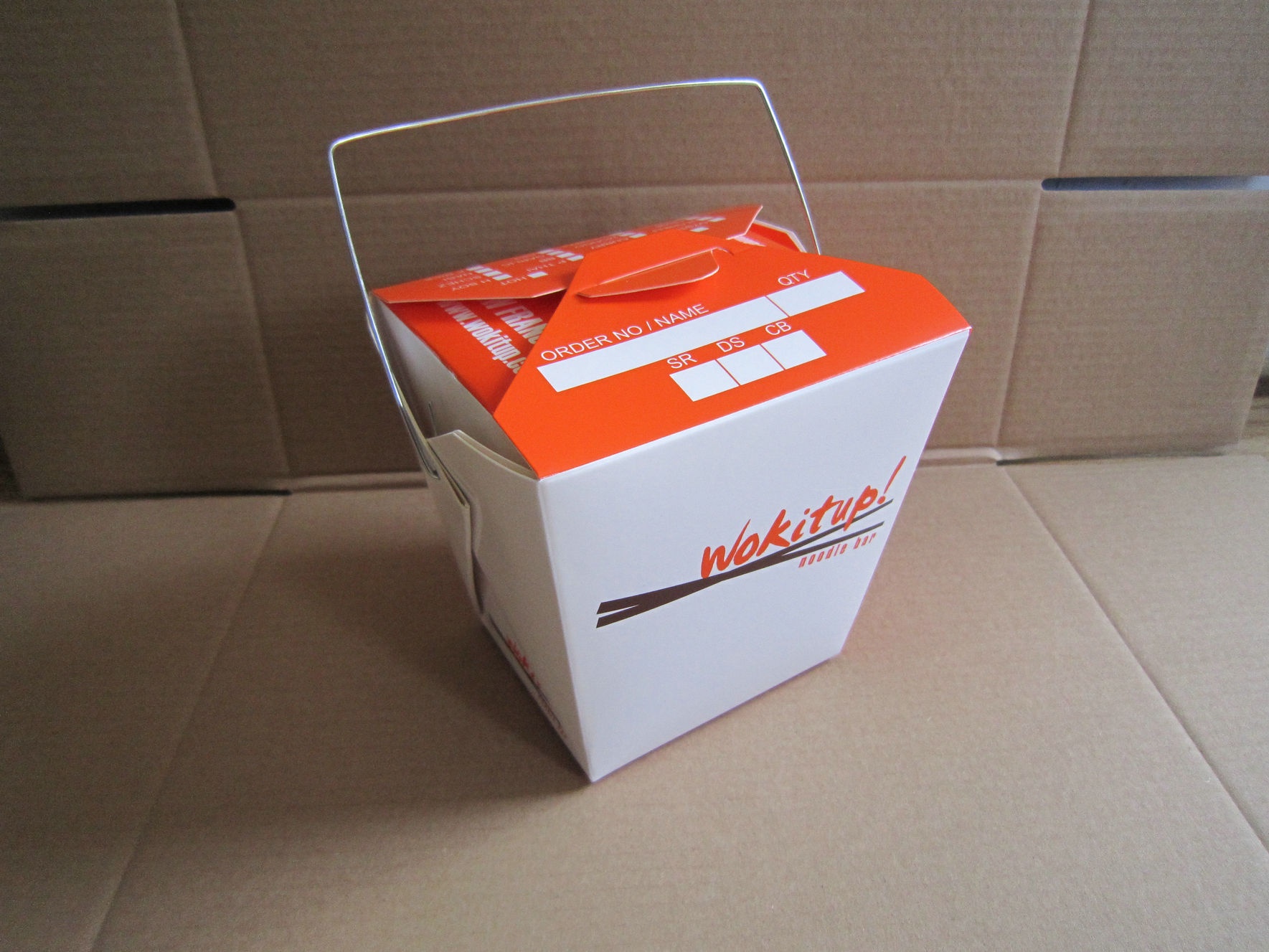 26oz(780ml) noodle box with handle